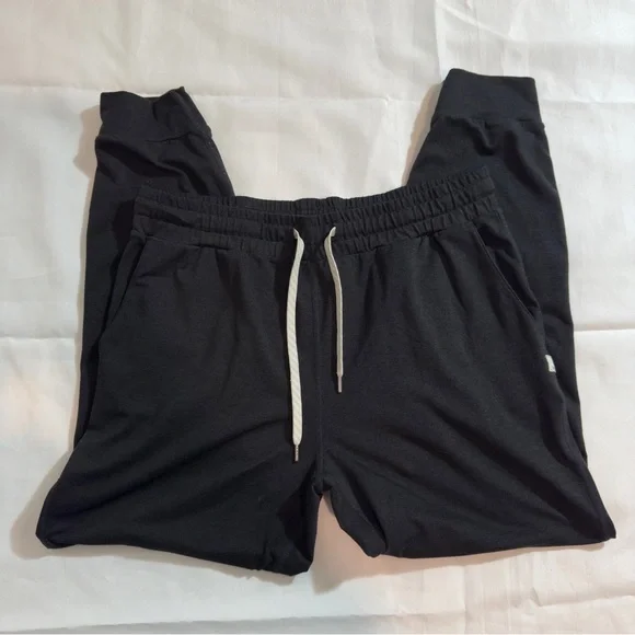 Vuori Joggers with White Drawstring - Picture 4 of 5